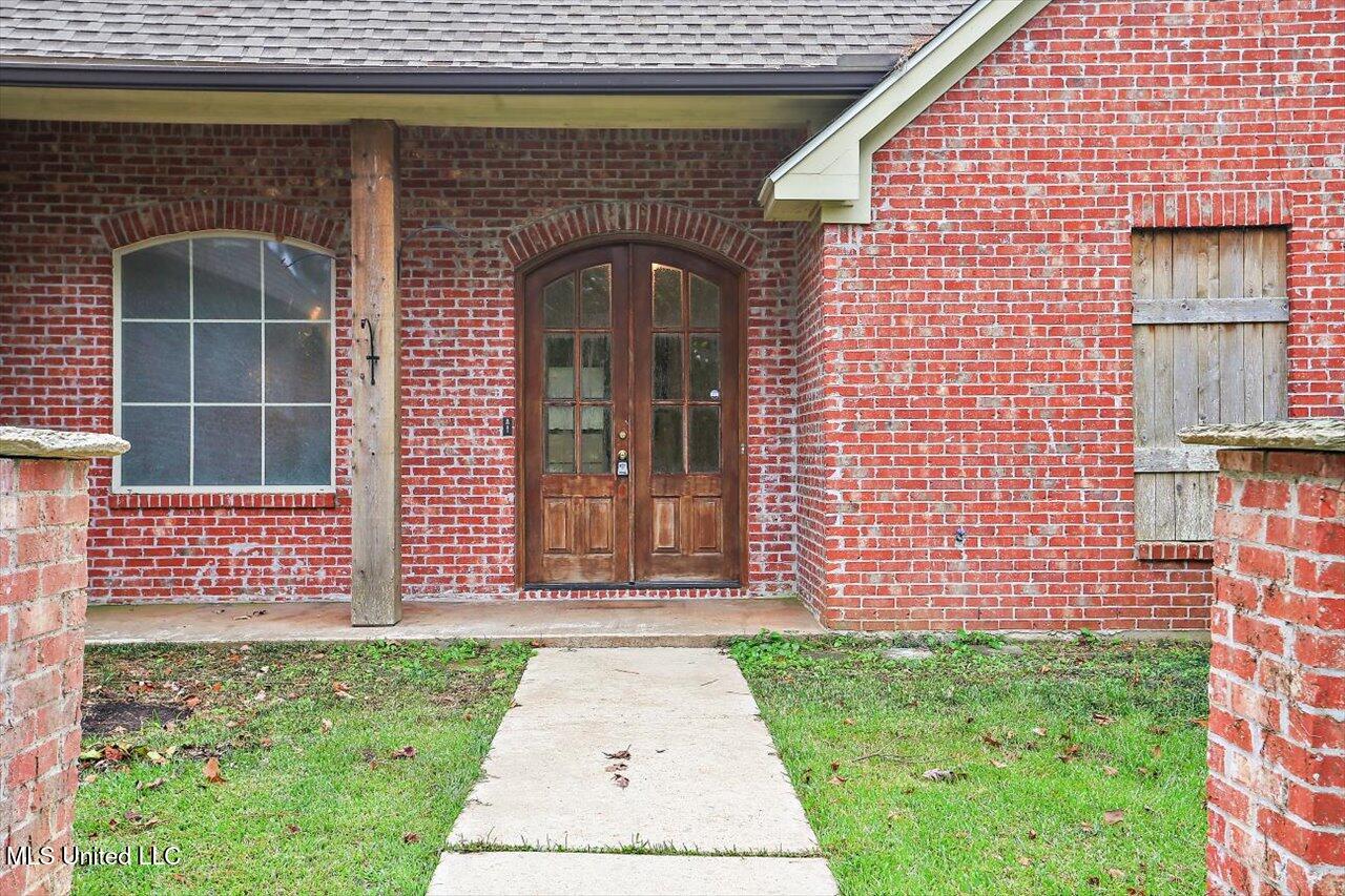 400 Castlewoods Boulevard