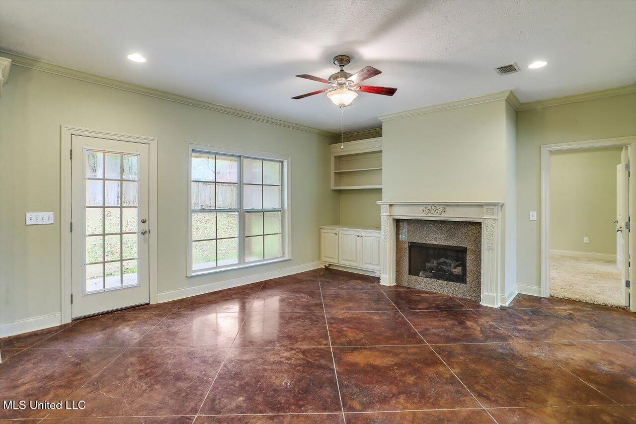 400 Castlewoods Boulevard