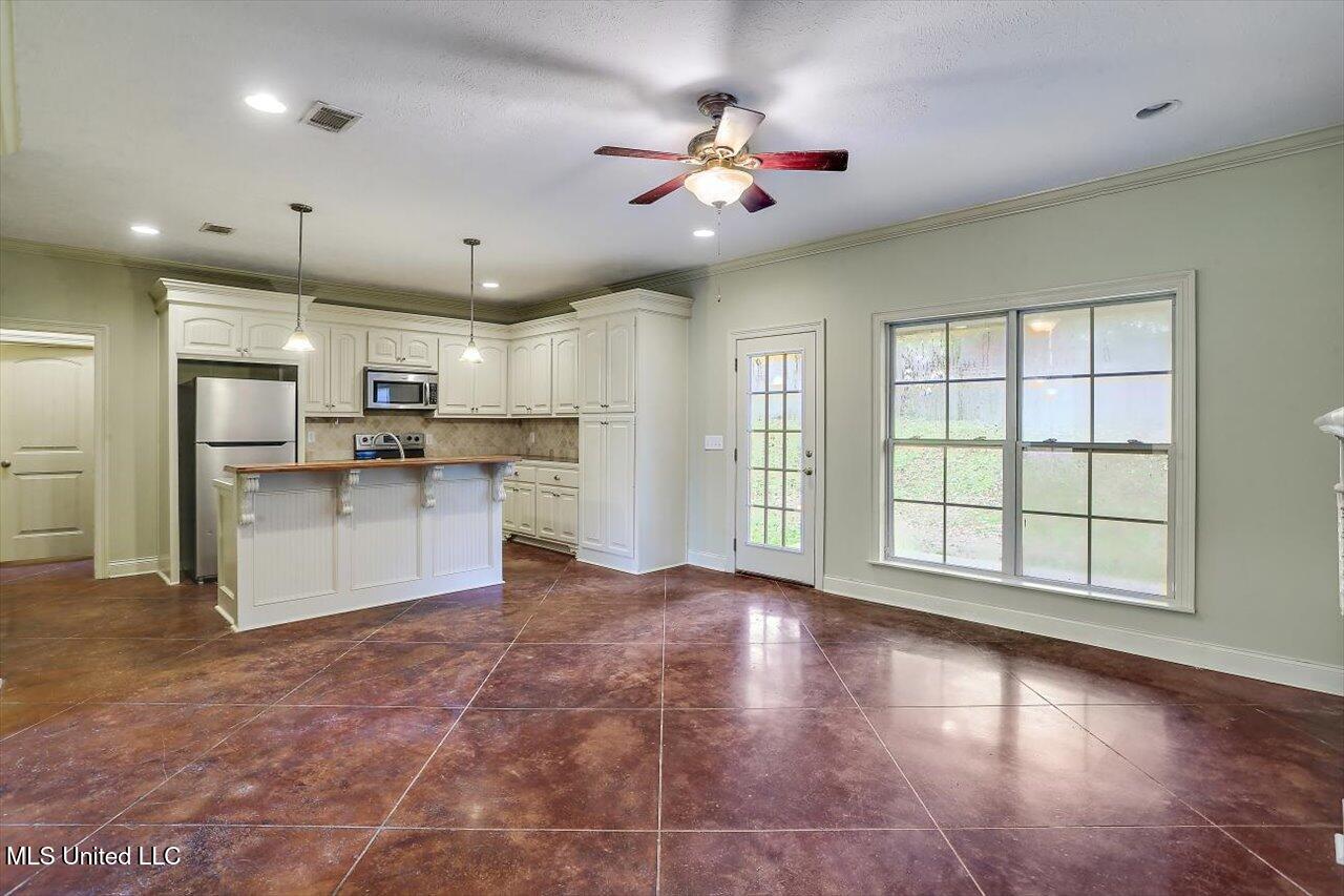 400 Castlewoods Boulevard