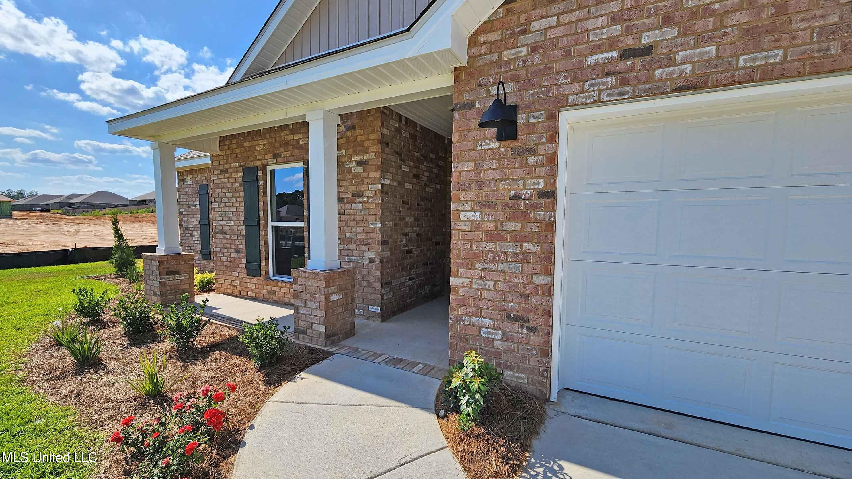 117 Horseshoe Boulevard