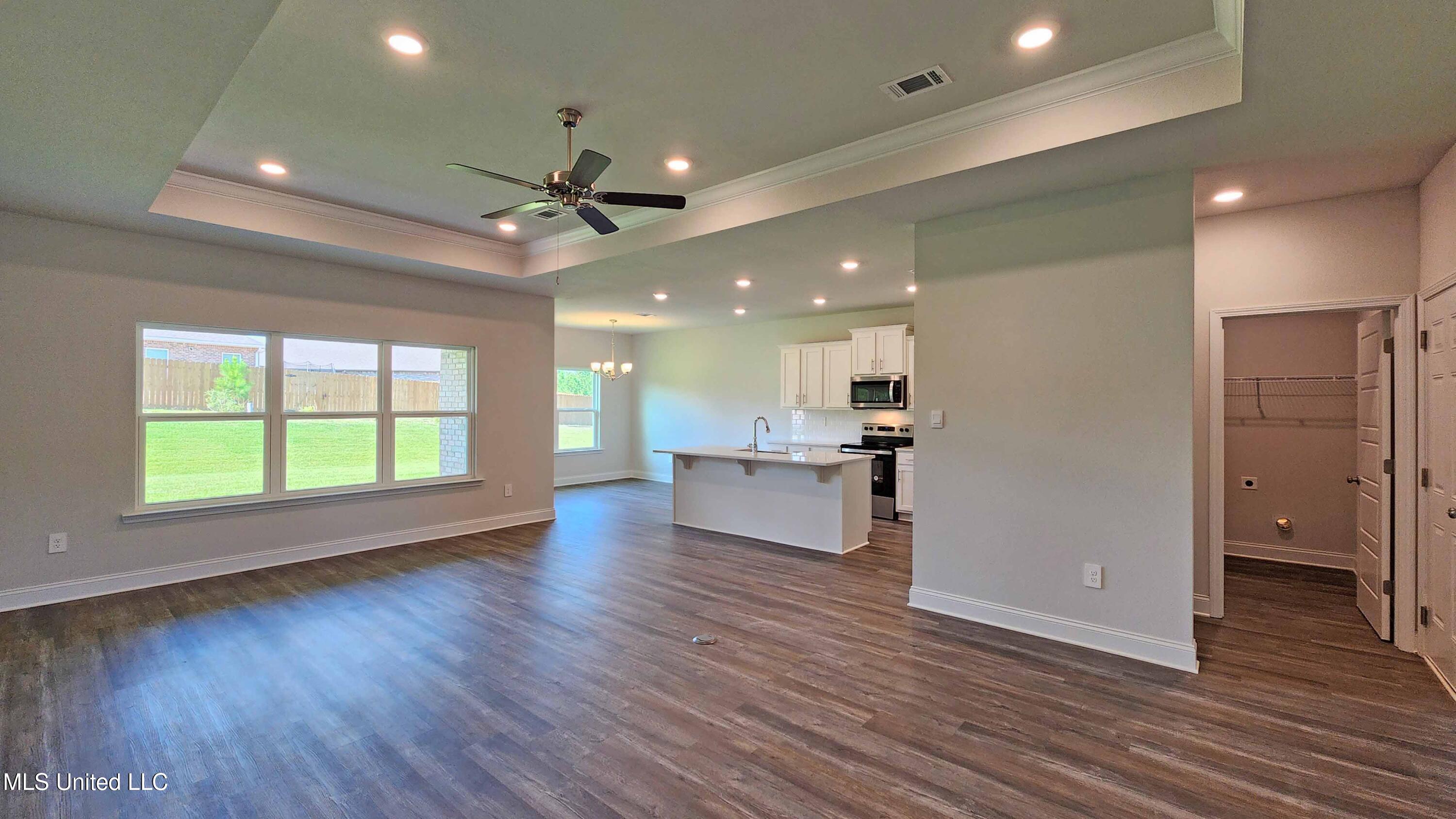 117 Horseshoe Boulevard