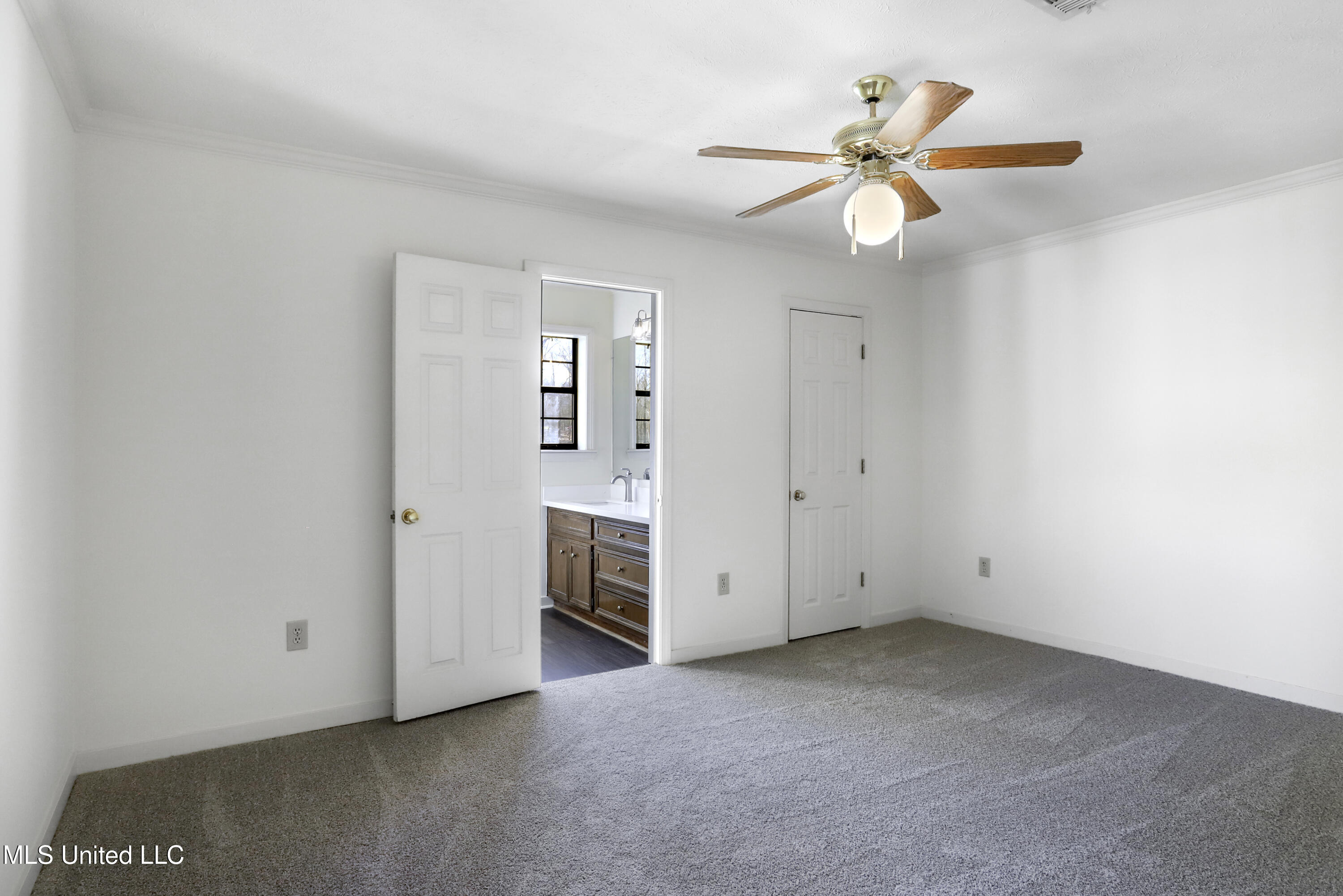 541 Bedford Circle