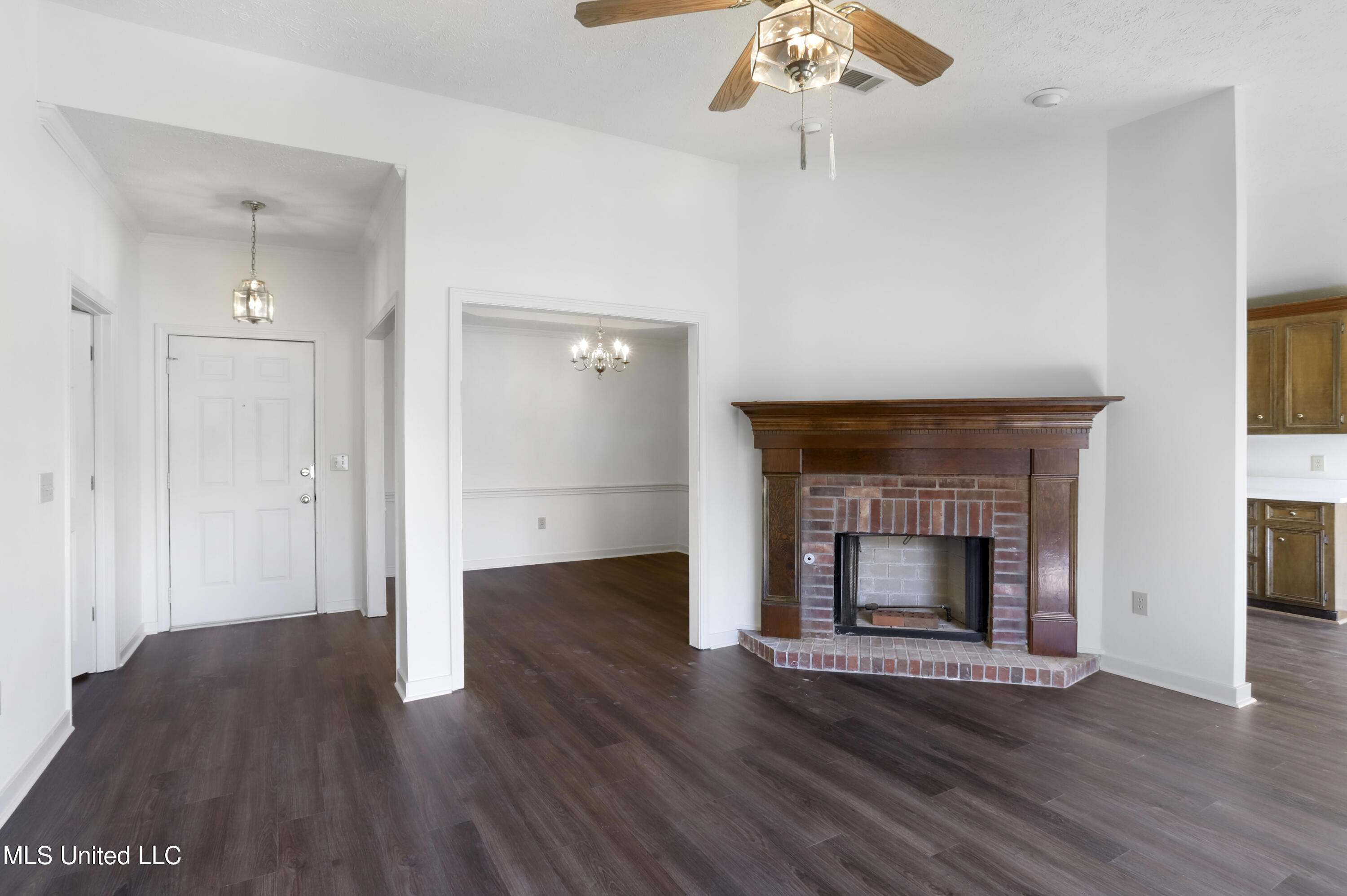 541 Bedford Circle