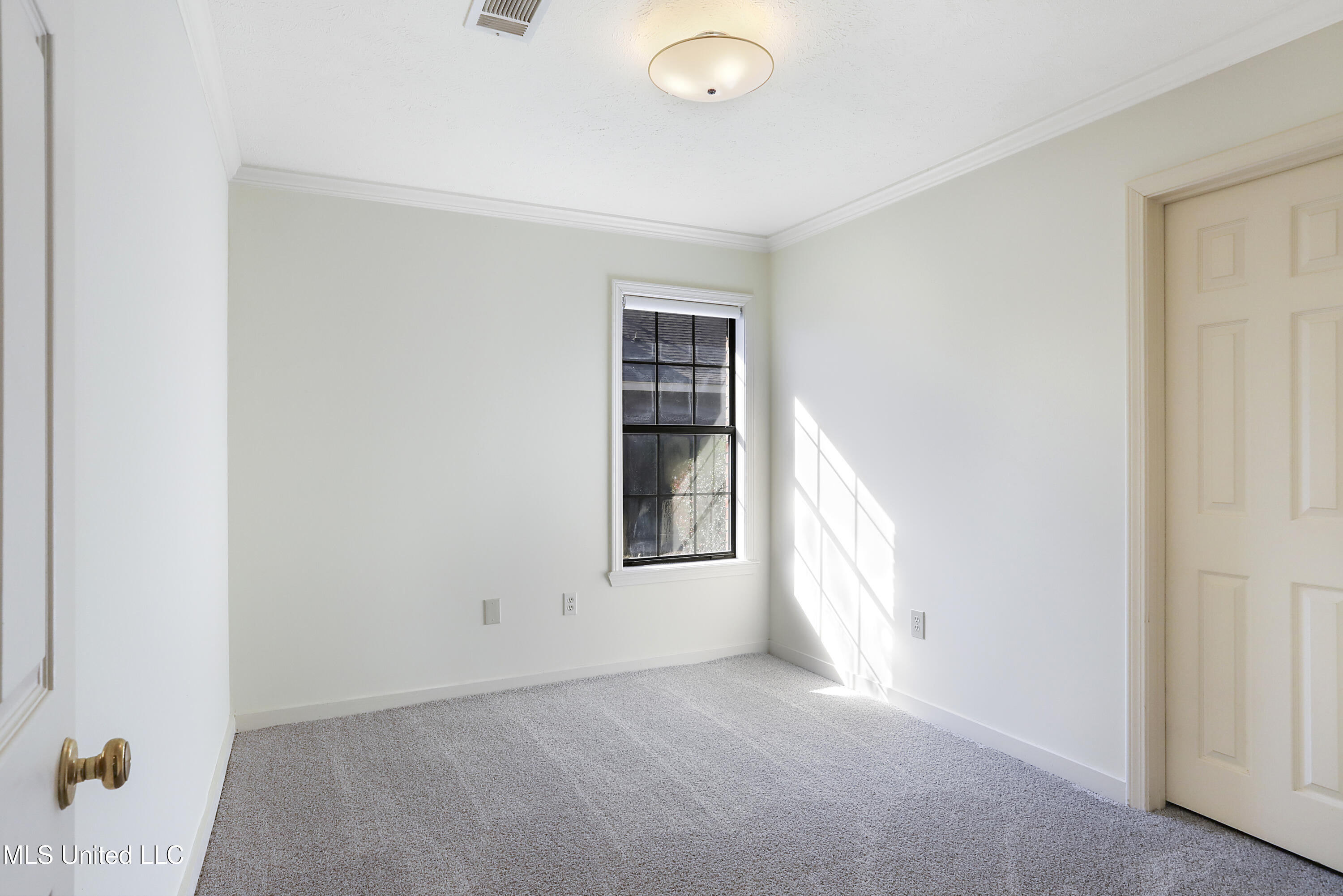 541 Bedford Circle