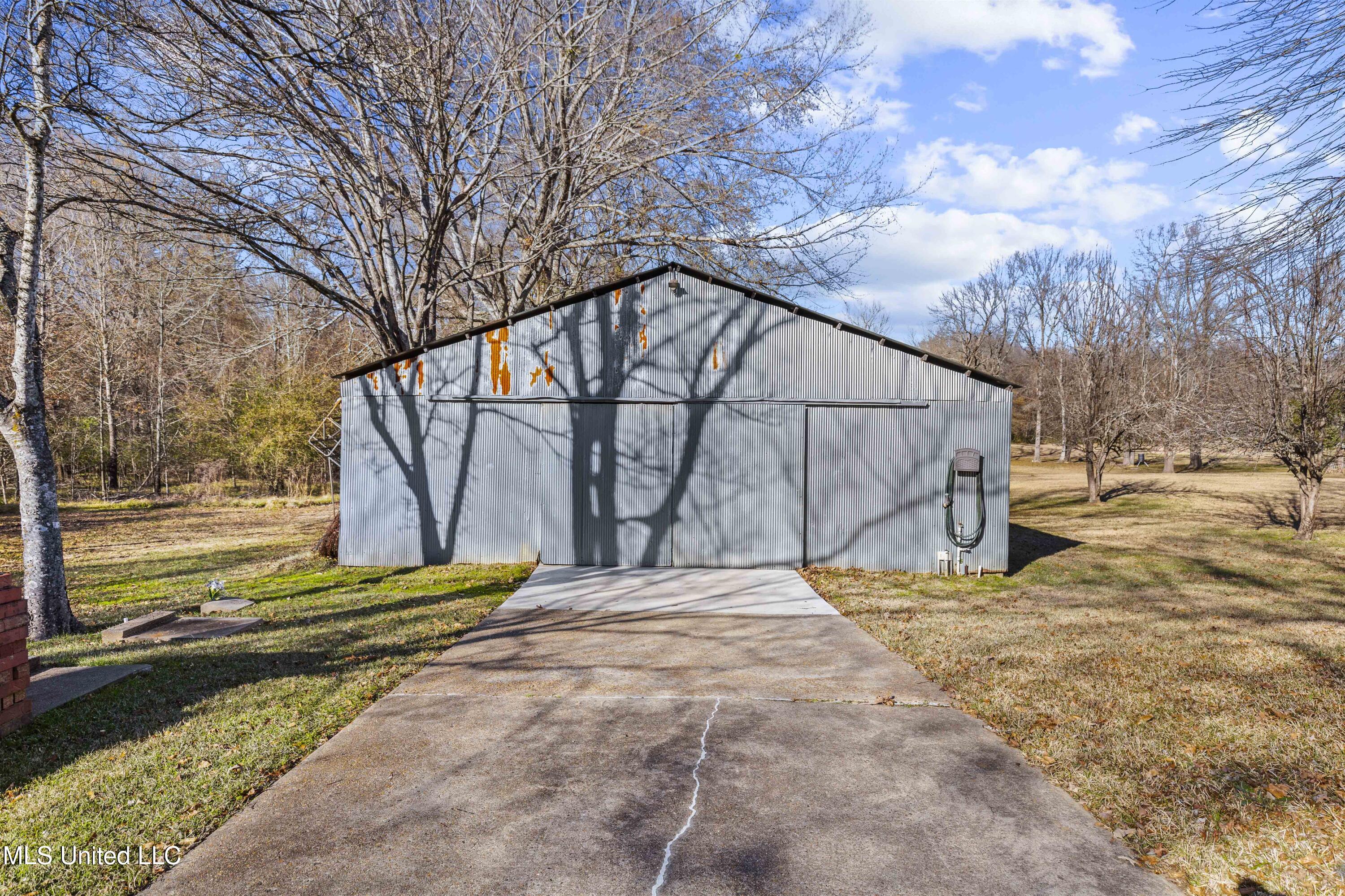 556 Countryside Place