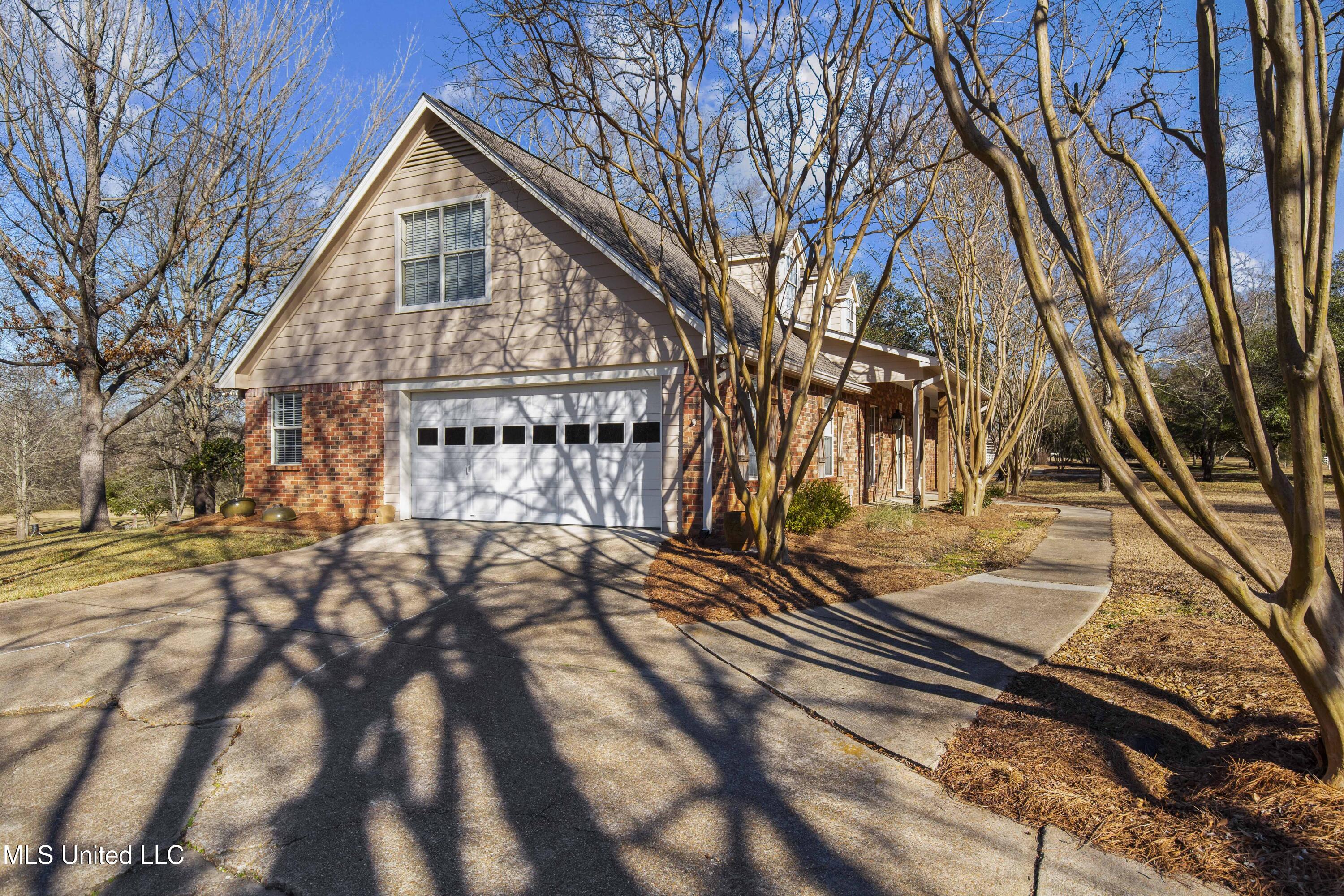 556 Countryside Place