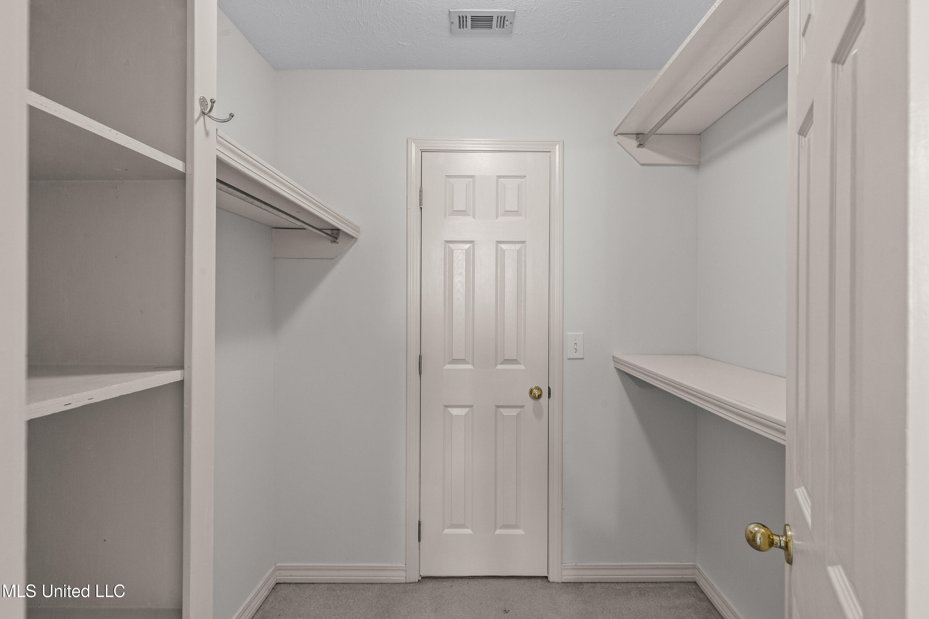 556 Countryside Place