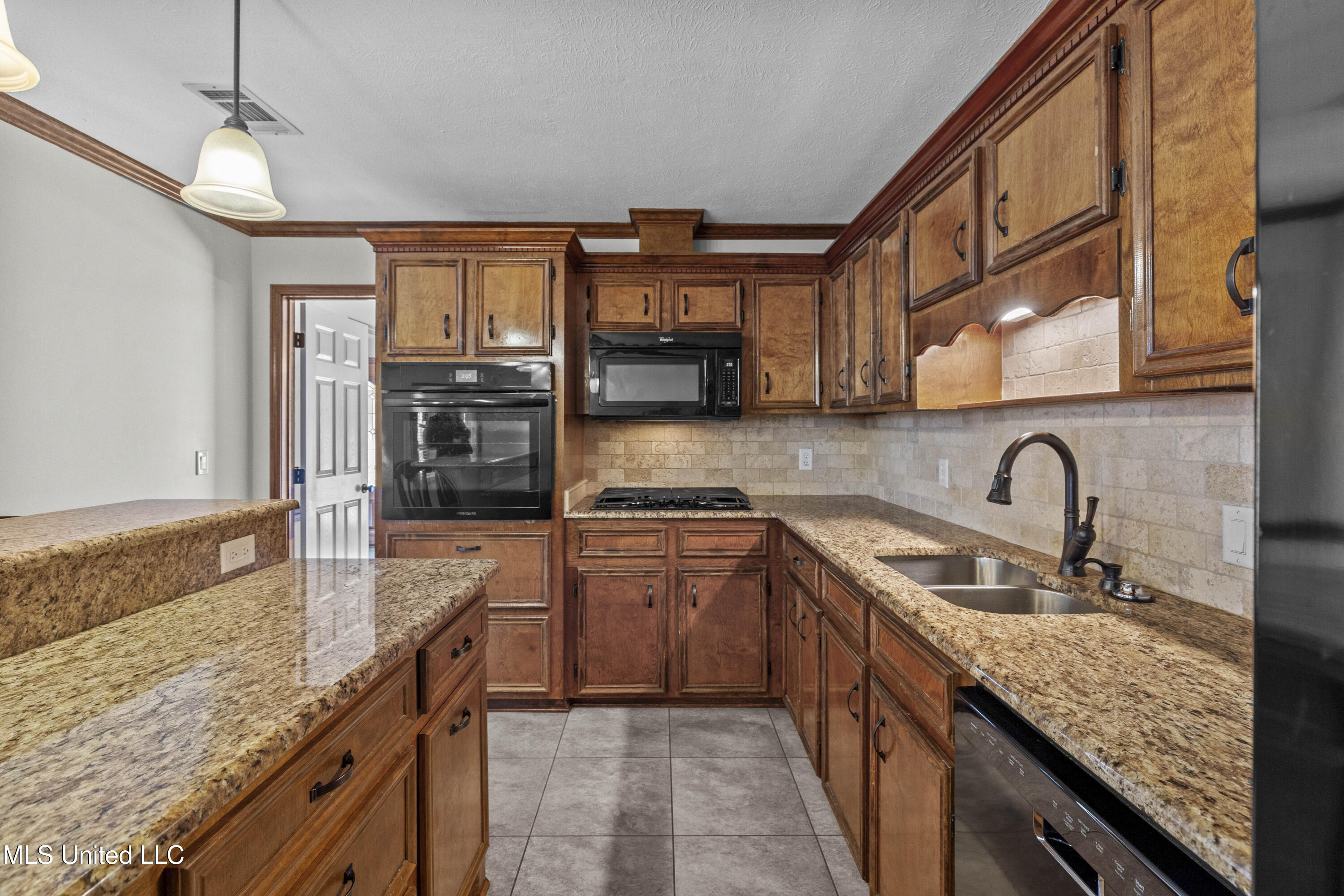 556 Countryside Place