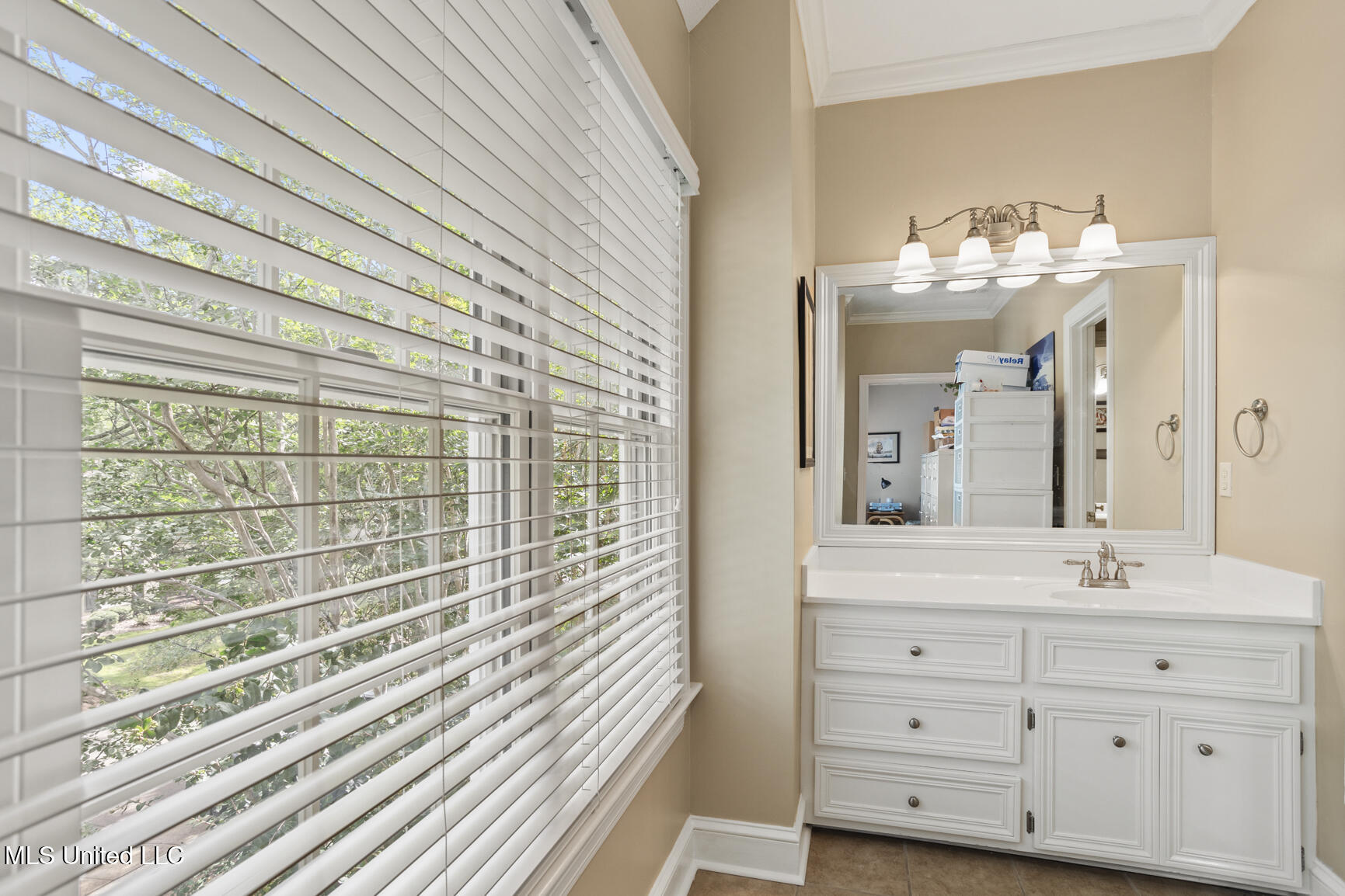 205 Bellewether