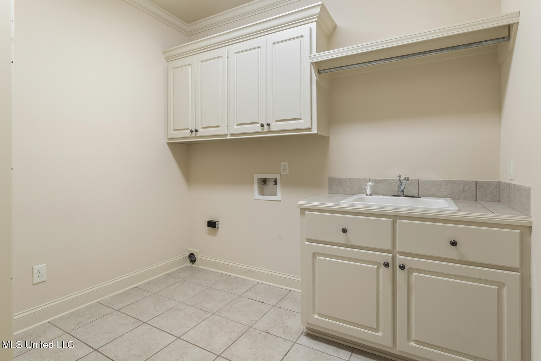 211 Lake Harbour Landing