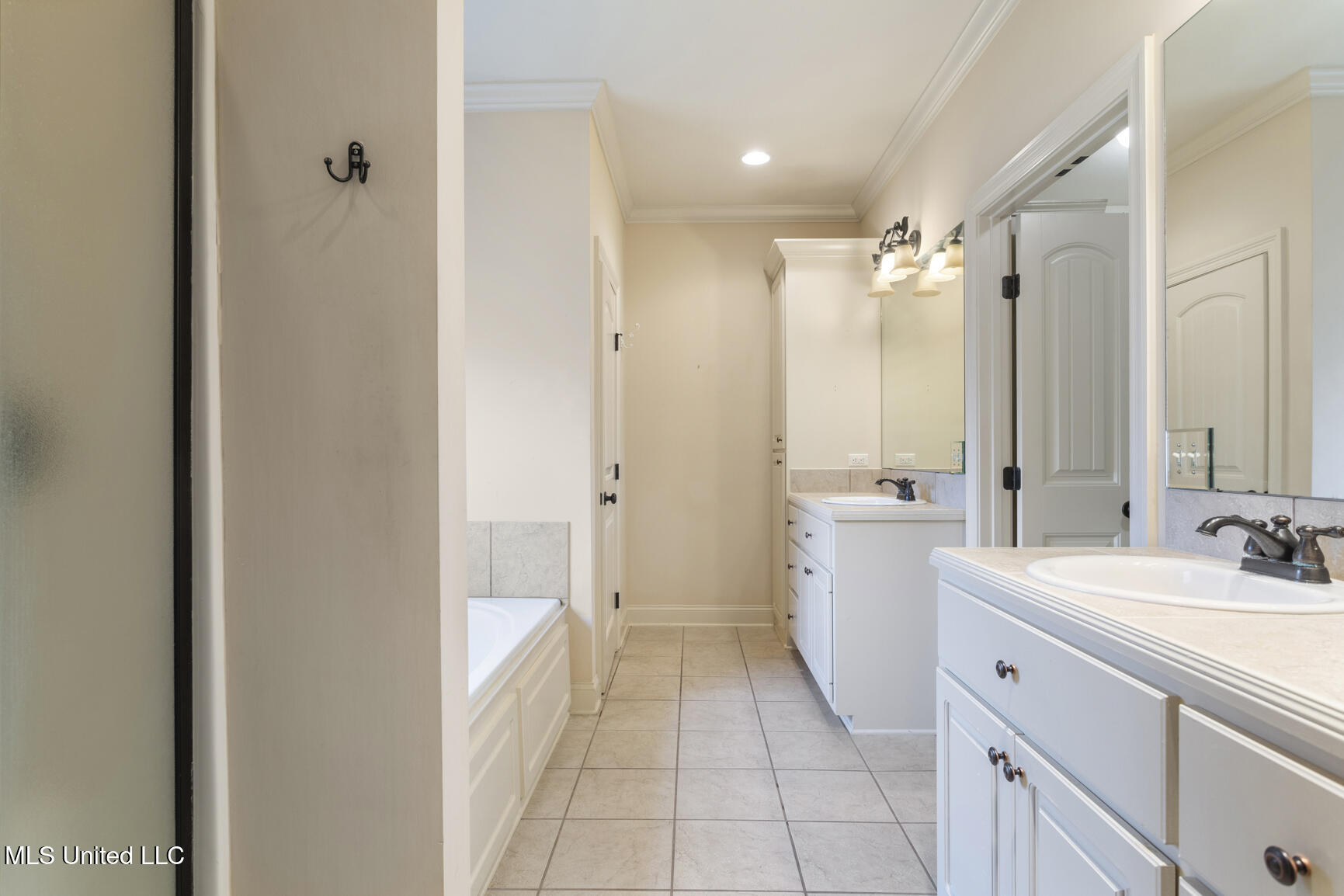 211 Lake Harbour Landing