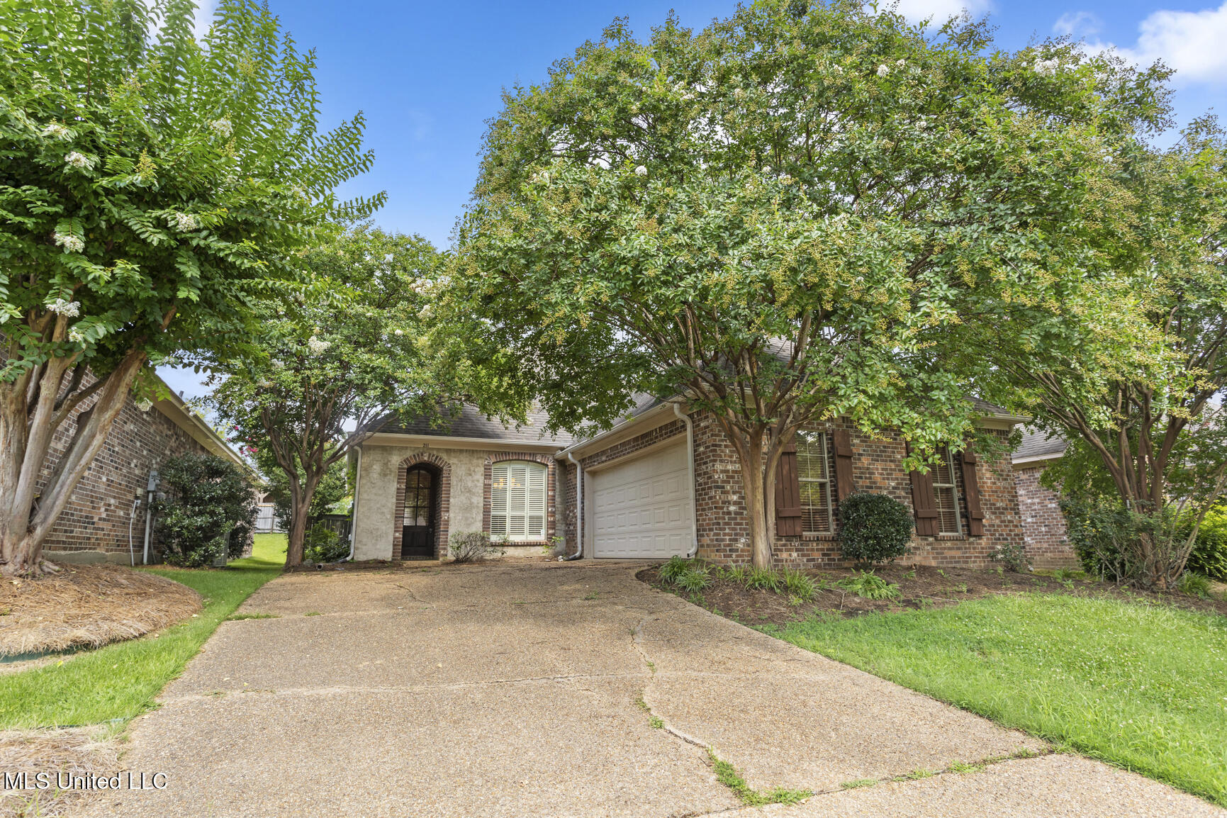 211 Lake Harbour Landing