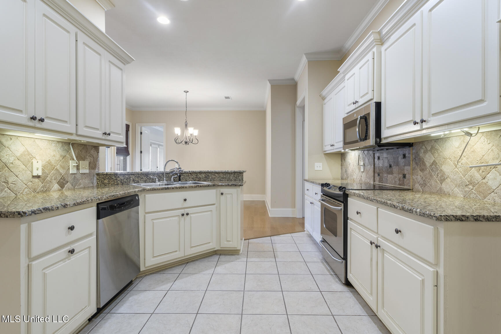 211 Lake Harbour Landing