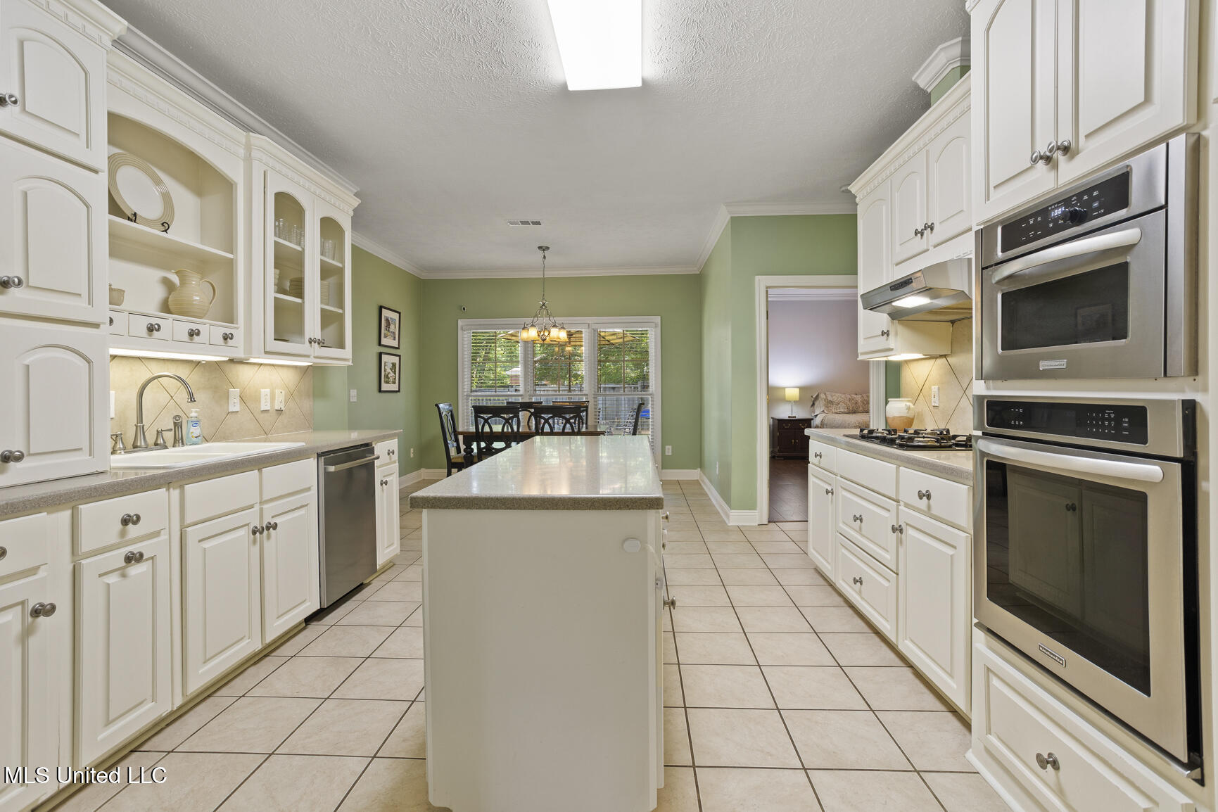 307 Hunters Crest