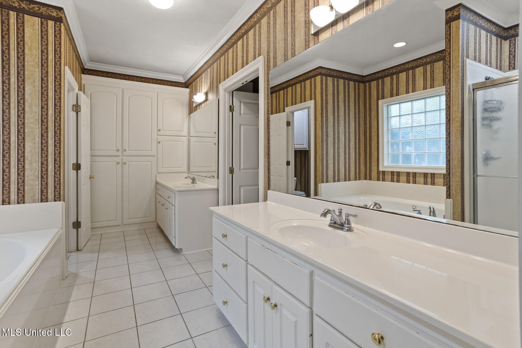 307 Hunters Crest