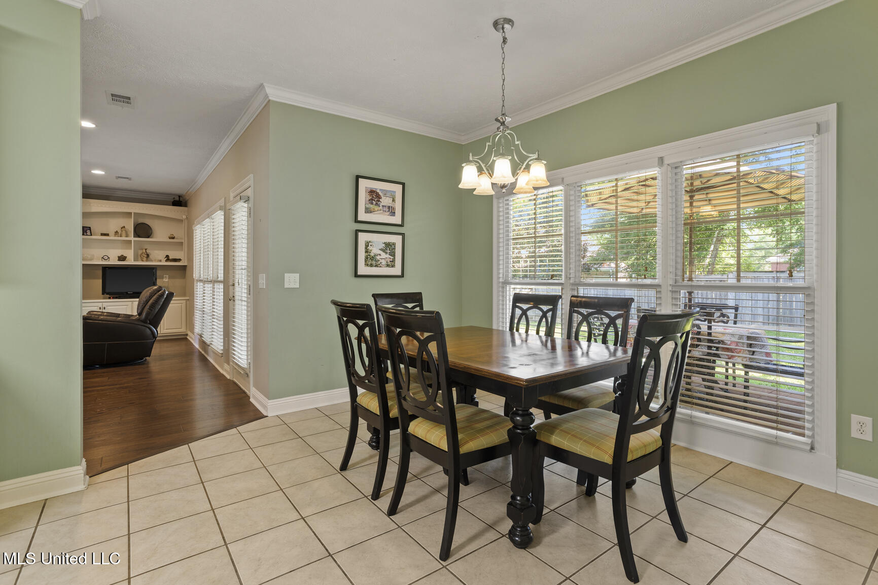 307 Hunters Crest