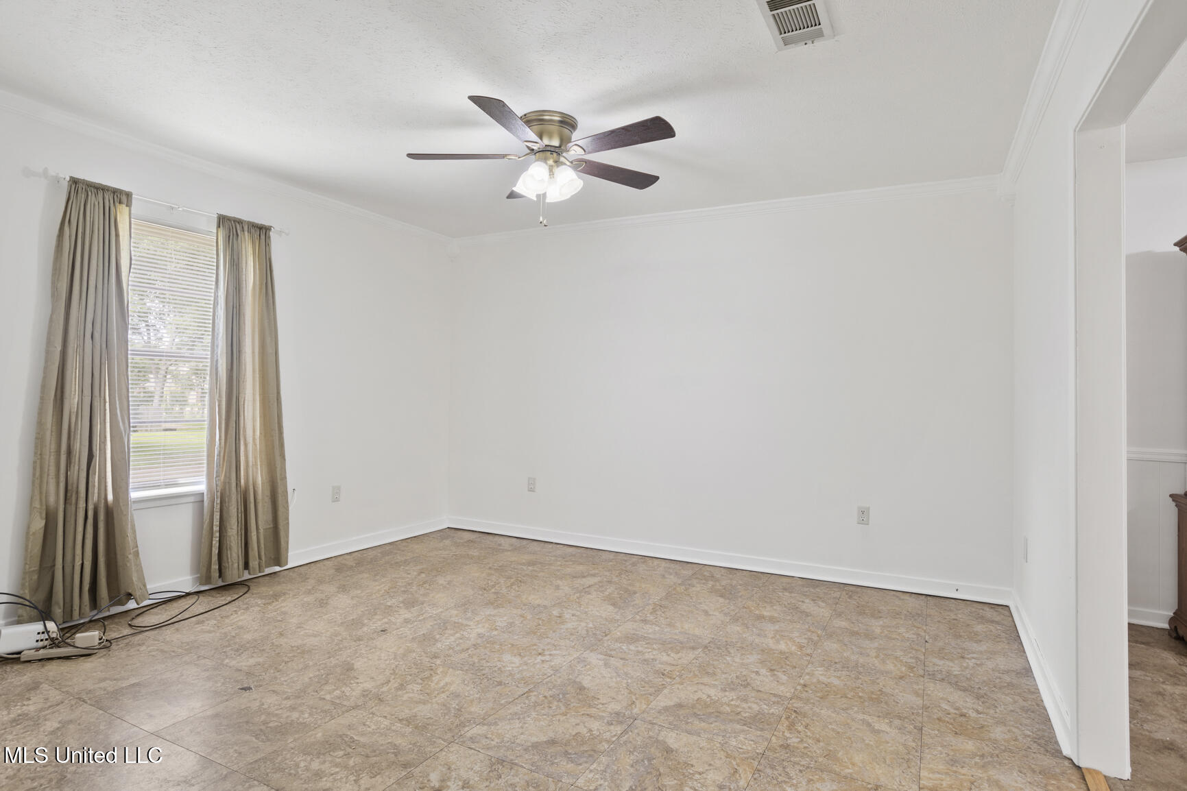 546 Hunters Creek Circle