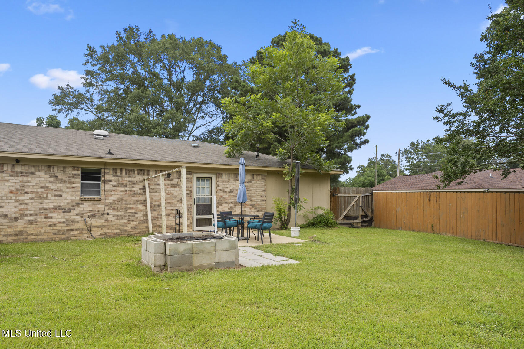 546 Hunters Creek Circle