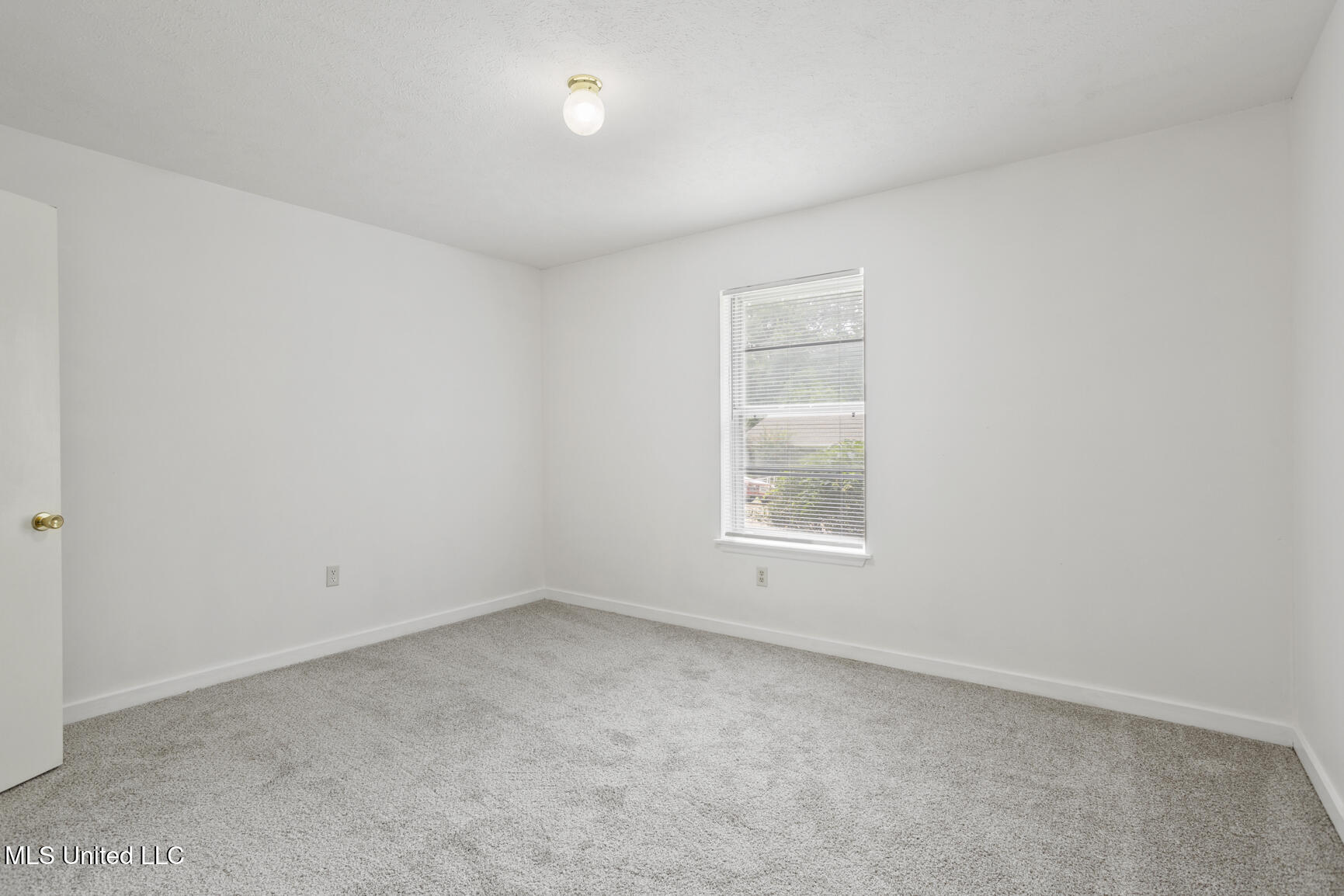 546 Hunters Creek Circle