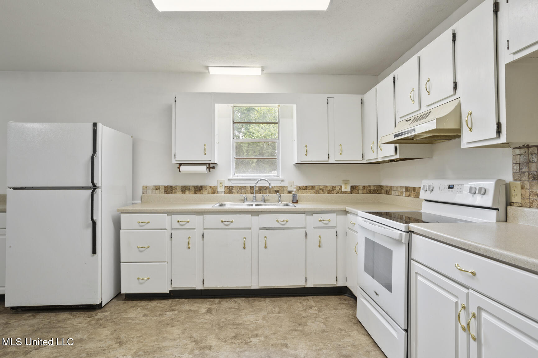 546 Hunters Creek Circle