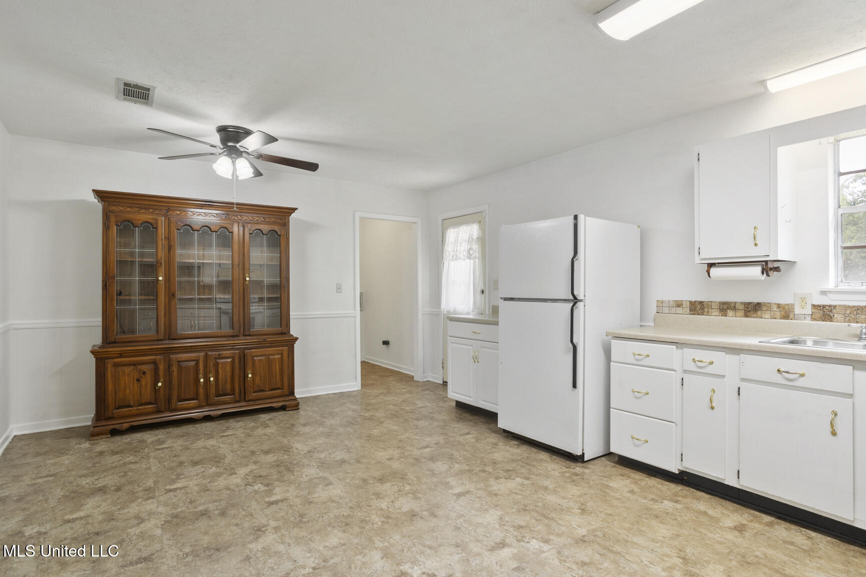 546 Hunters Creek Circle