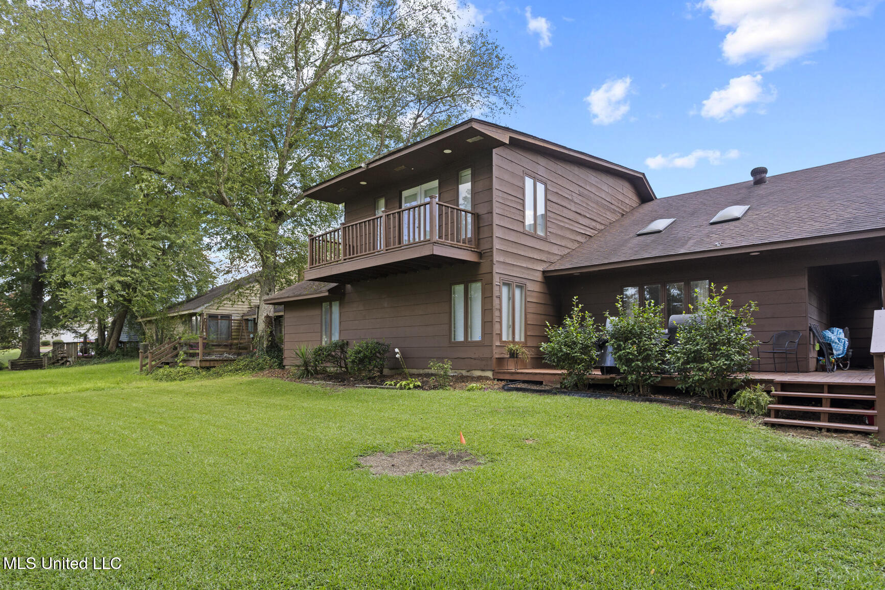 586 S Deerfield Drive