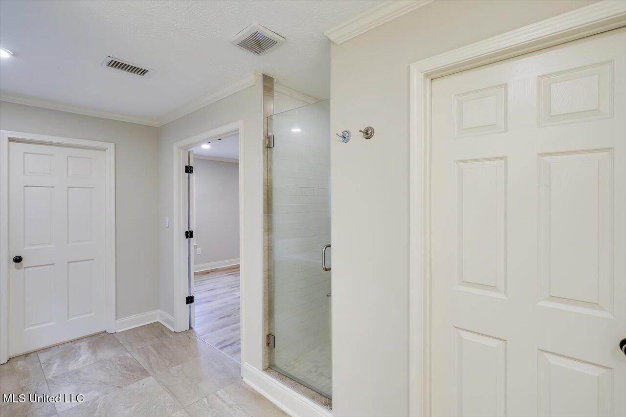 111 Meadowview Drive
