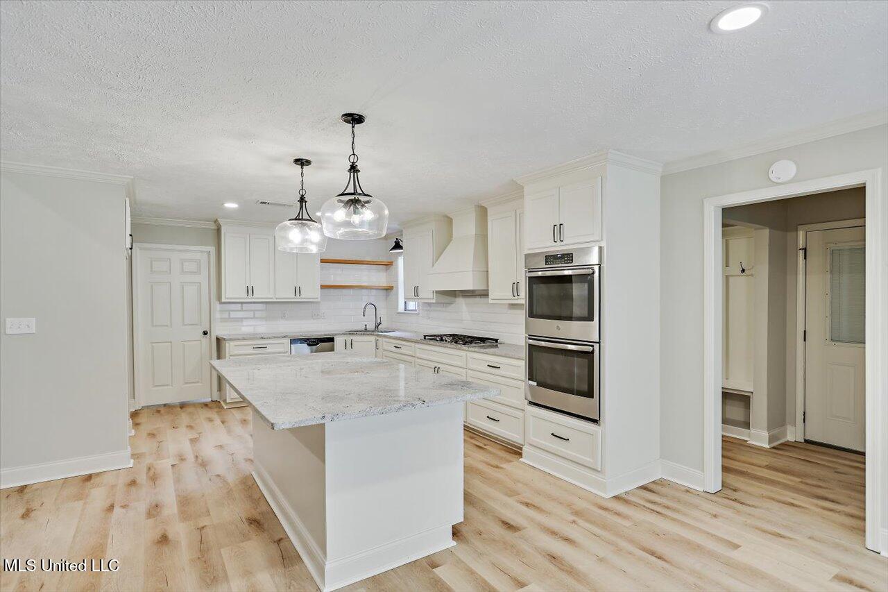 111 Meadowview Drive