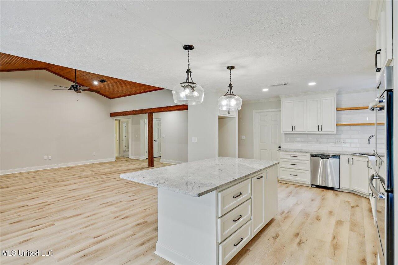 111 Meadowview Drive
