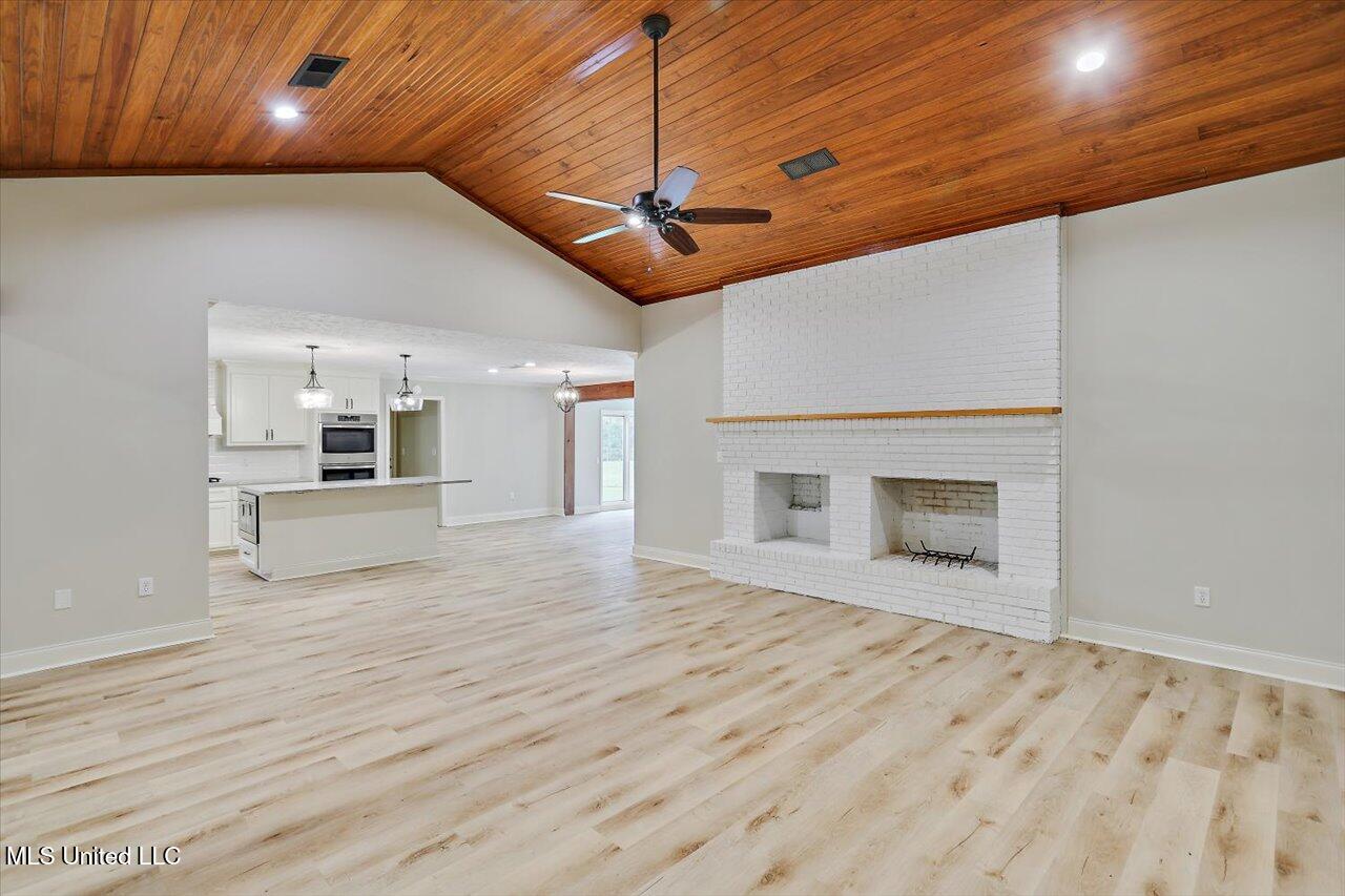 111 Meadowview Drive