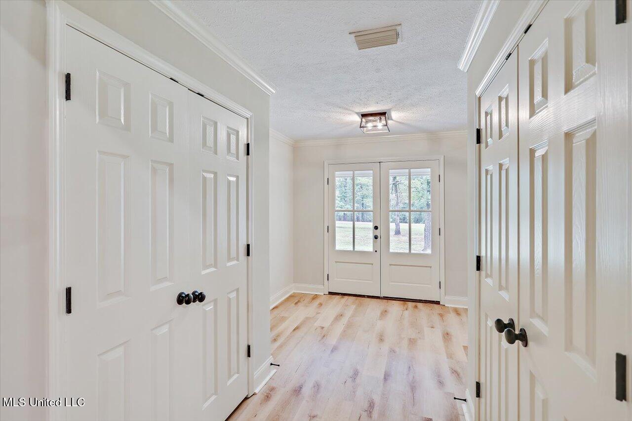 111 Meadowview Drive