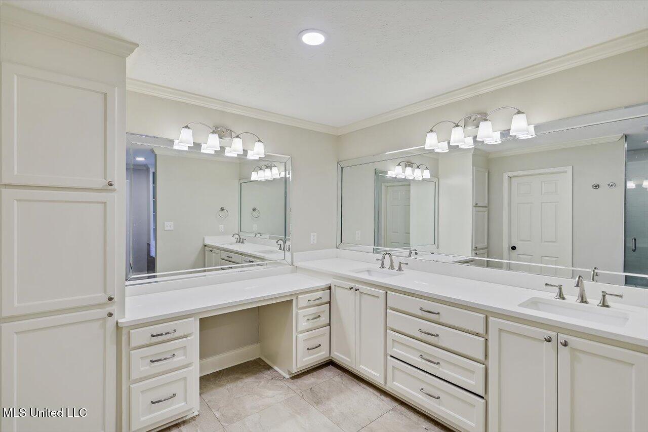 111 Meadowview Drive
