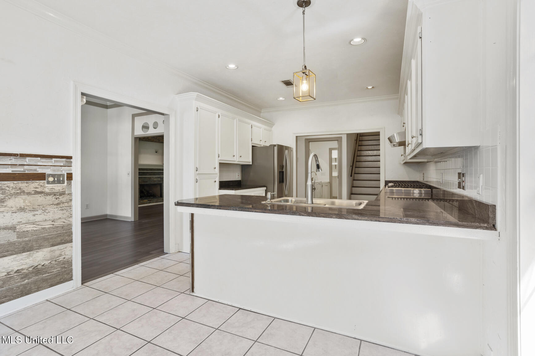 720 Woodgate Drive