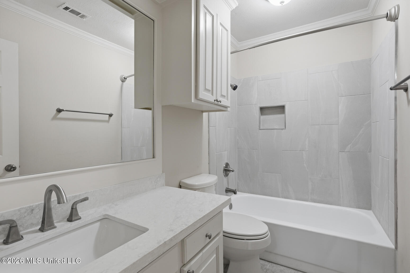 105 Oak Ridge Circle