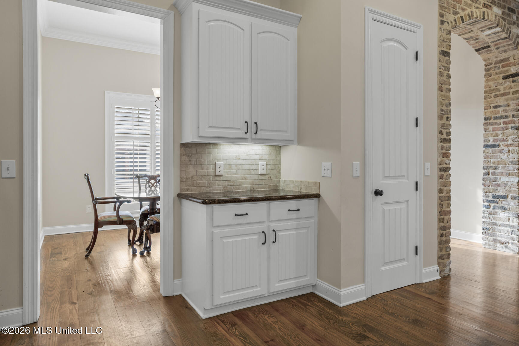 8 Enclave Circle
