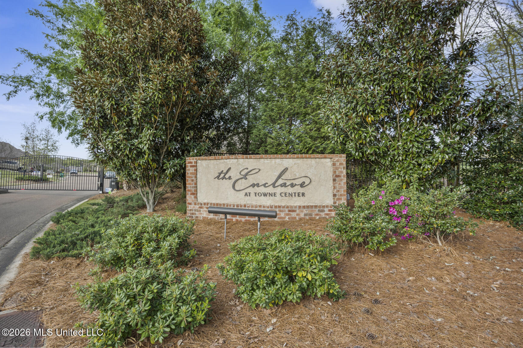 8 Enclave Circle