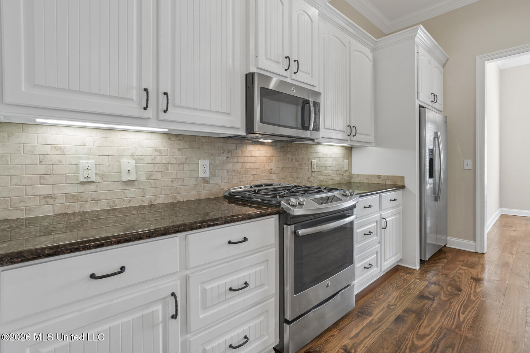 8 Enclave Circle