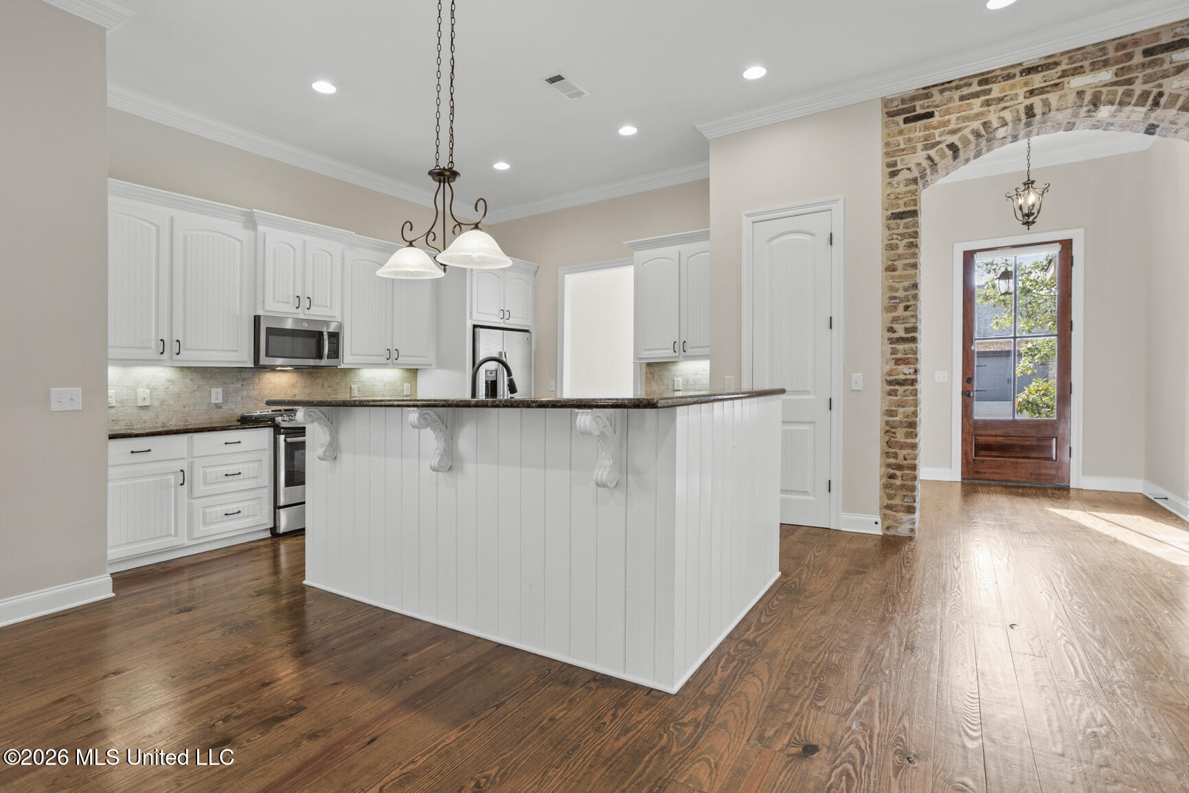 8 Enclave Circle