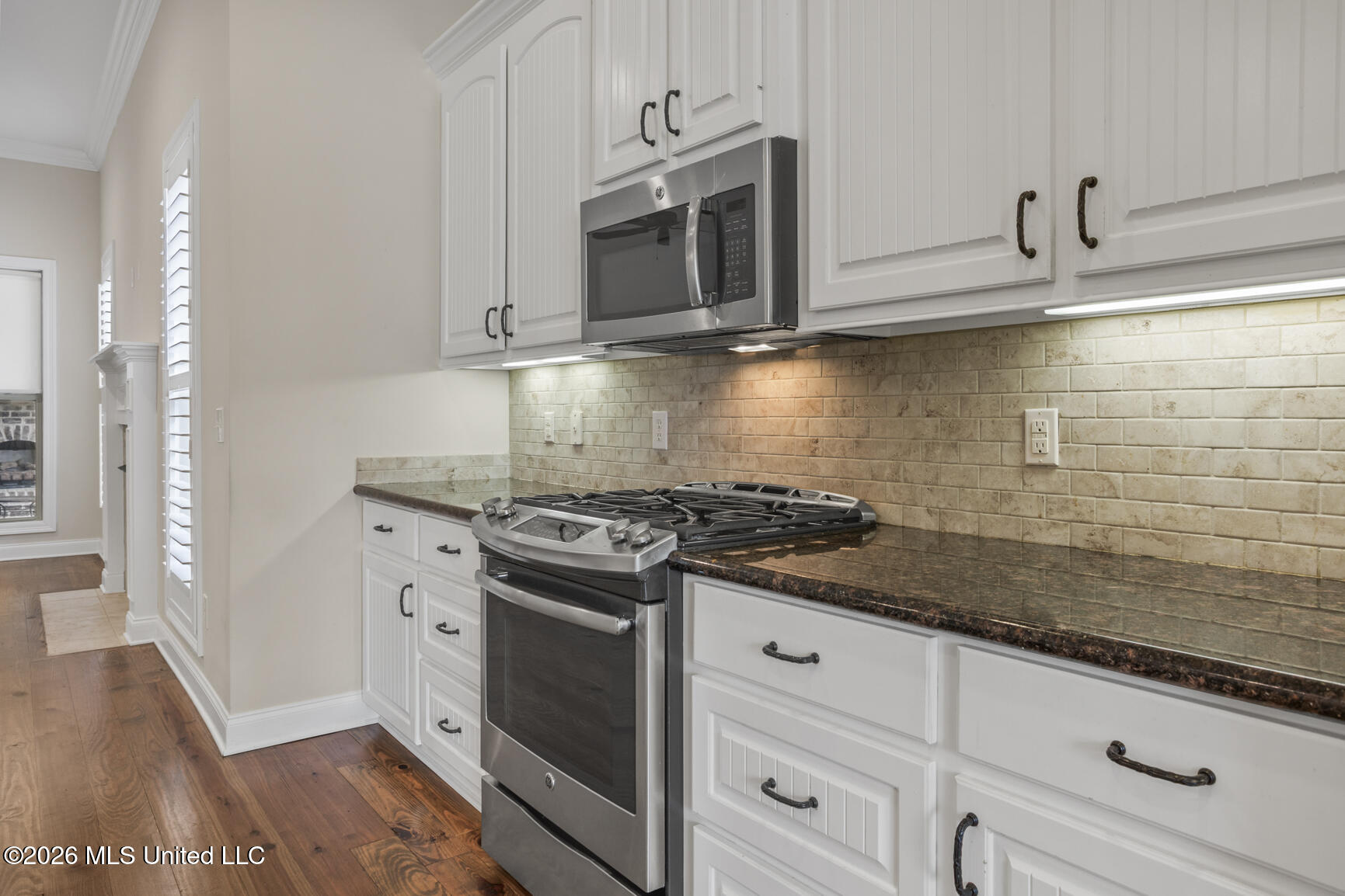 8 Enclave Circle