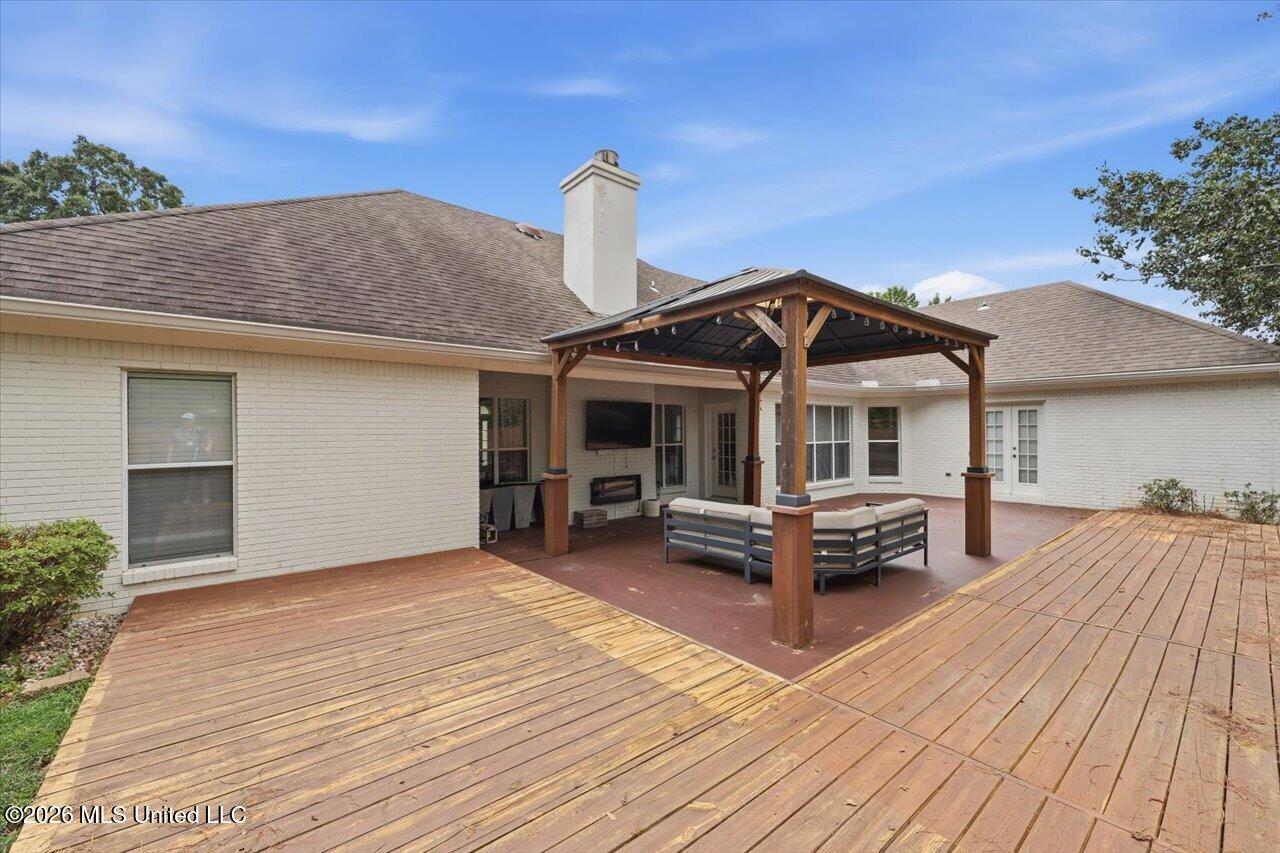 116 Deer Creek Way