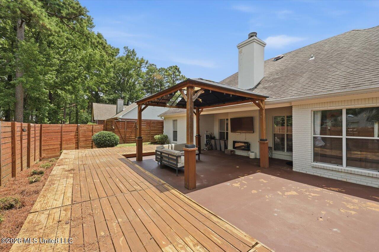 116 Deer Creek Way