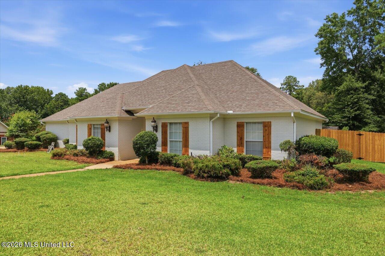 116 Deer Creek Way
