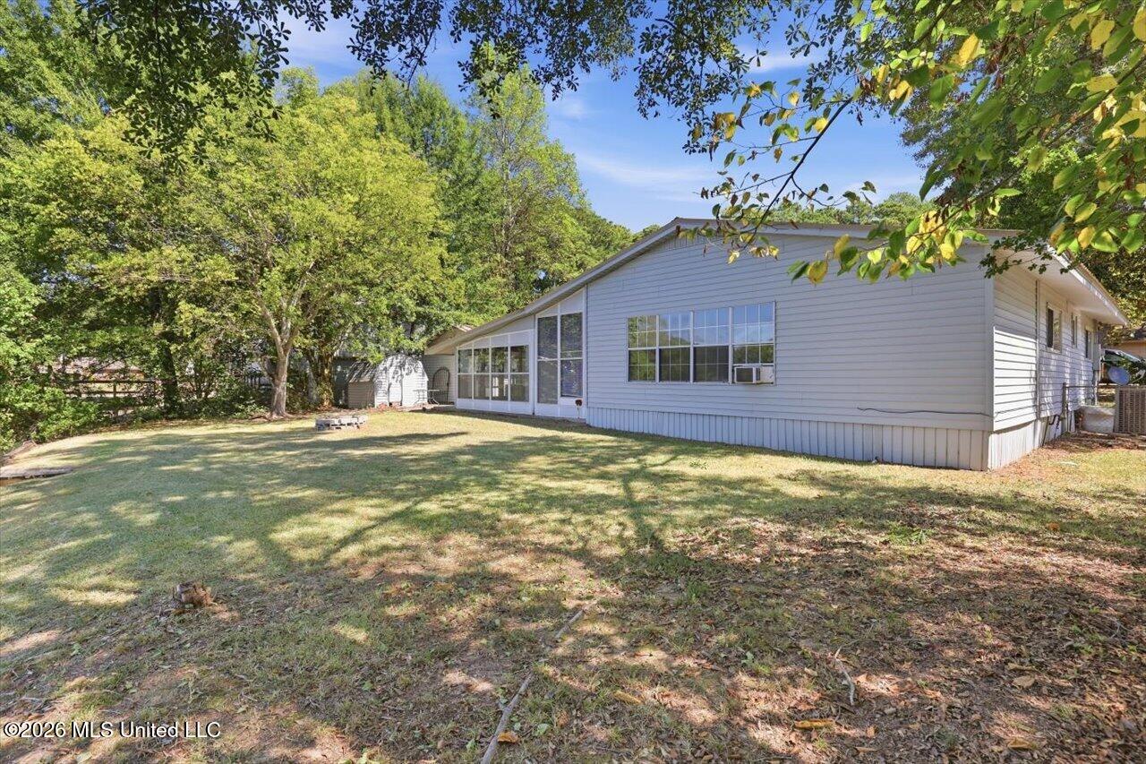 120 Lakeland Drive