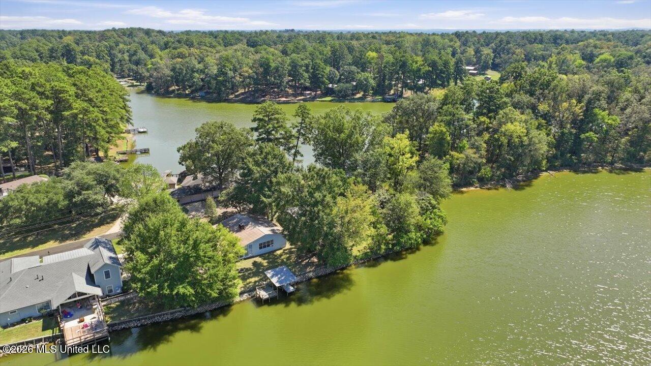 120 Lakeland Drive