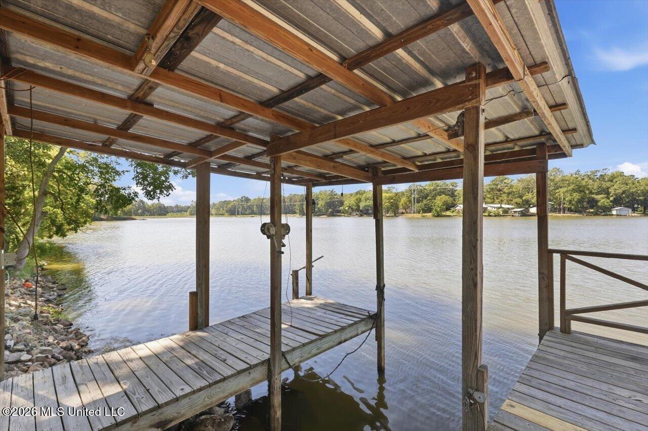 120 Lakeland Drive