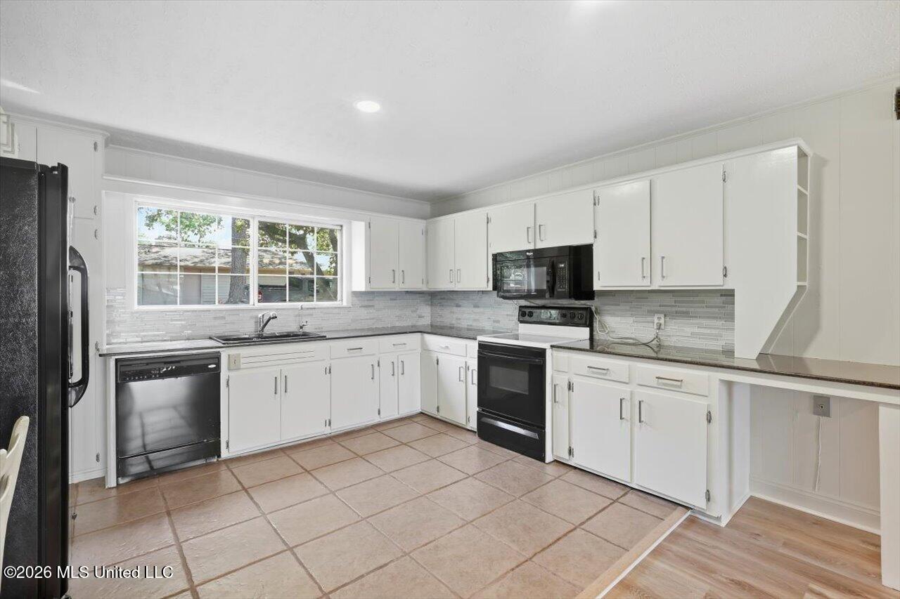 120 Lakeland Drive