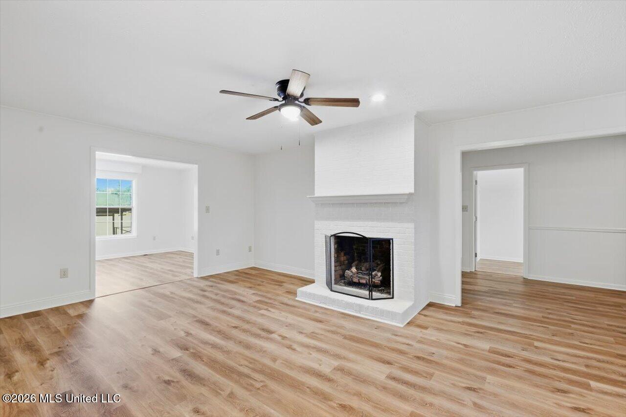 120 Lakeland Drive