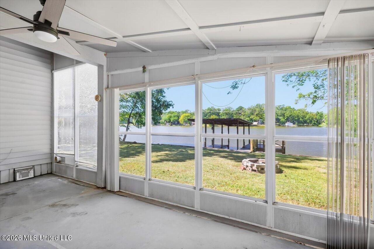 120 Lakeland Drive