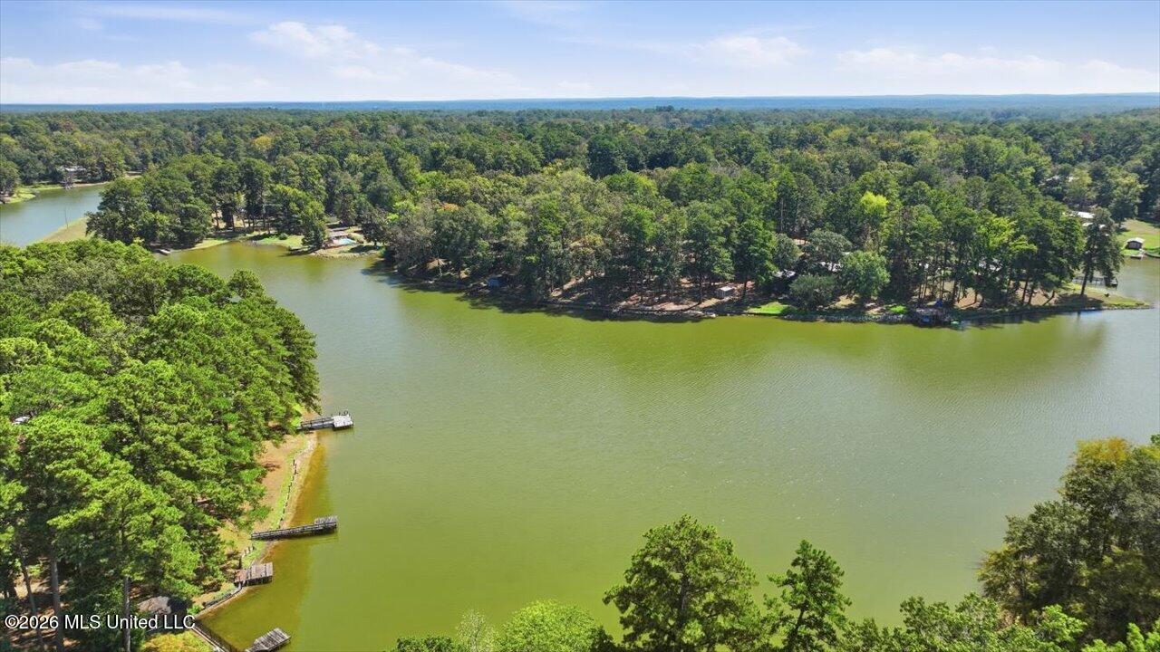 120 Lakeland Drive