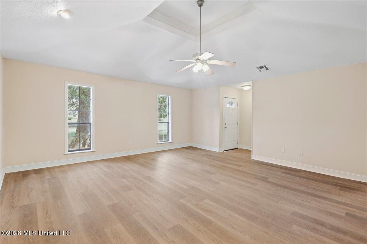 2077 Lakeshore Drive
